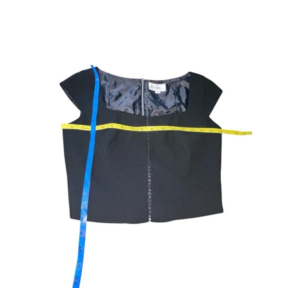 Item... VINTAGE USA? Women's Size 6 Cropped Black Ladder Cutout Zip Back Blouse - Picture 7 of 12